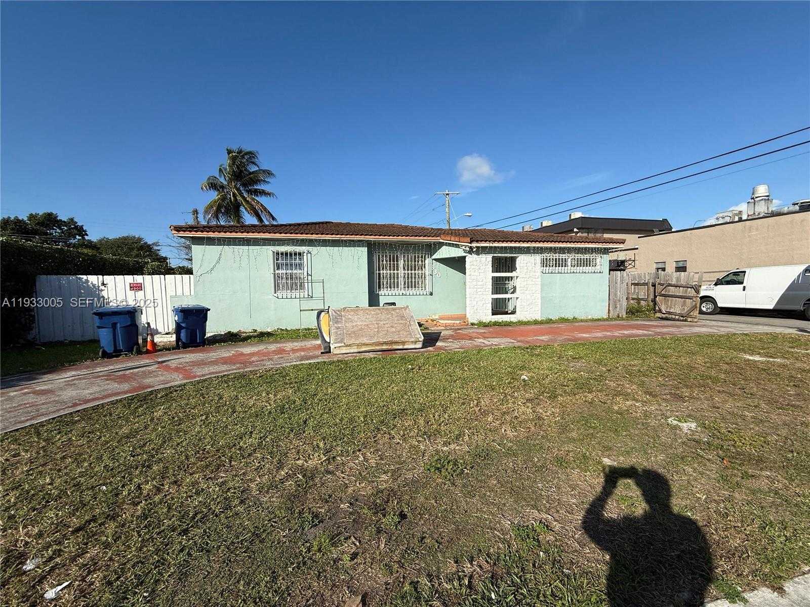 Small Image of 830 SOUTH WEST 72ND AVE, Miami Number 4