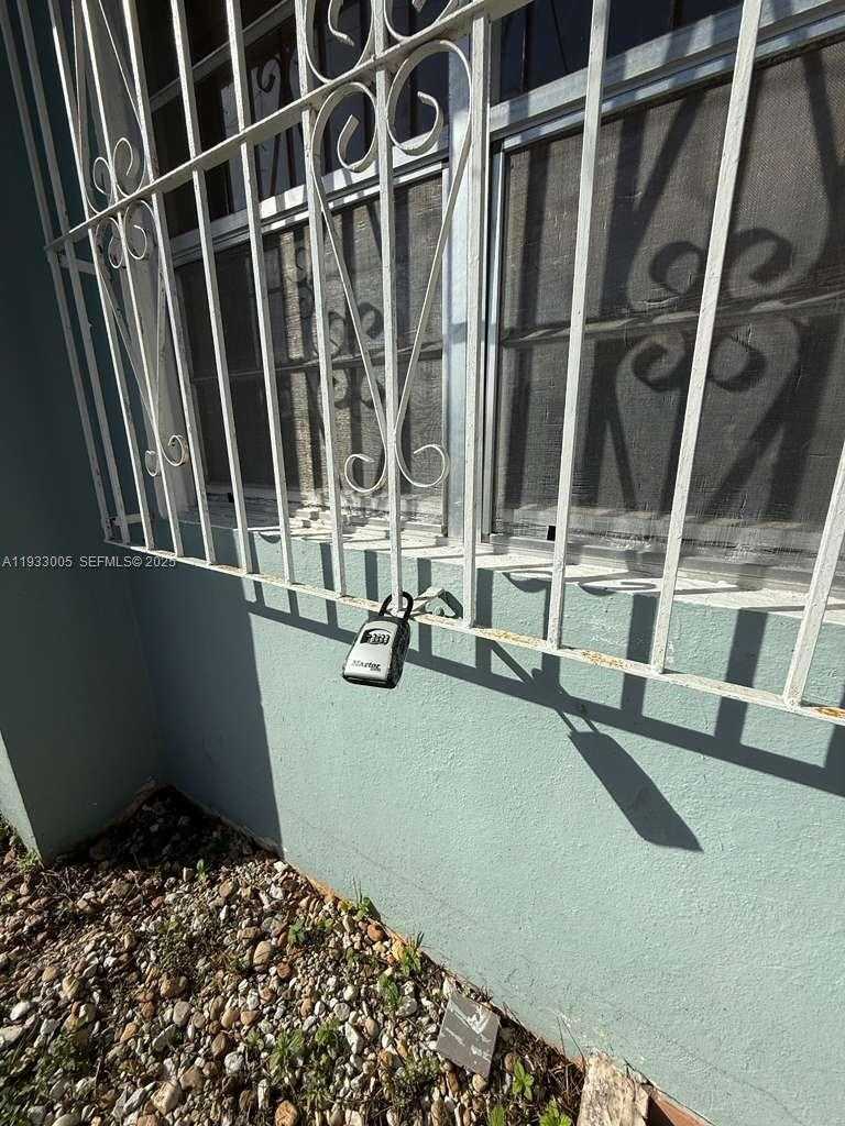 Small Image of 830 SOUTH WEST 72ND AVE, Miami Number 8