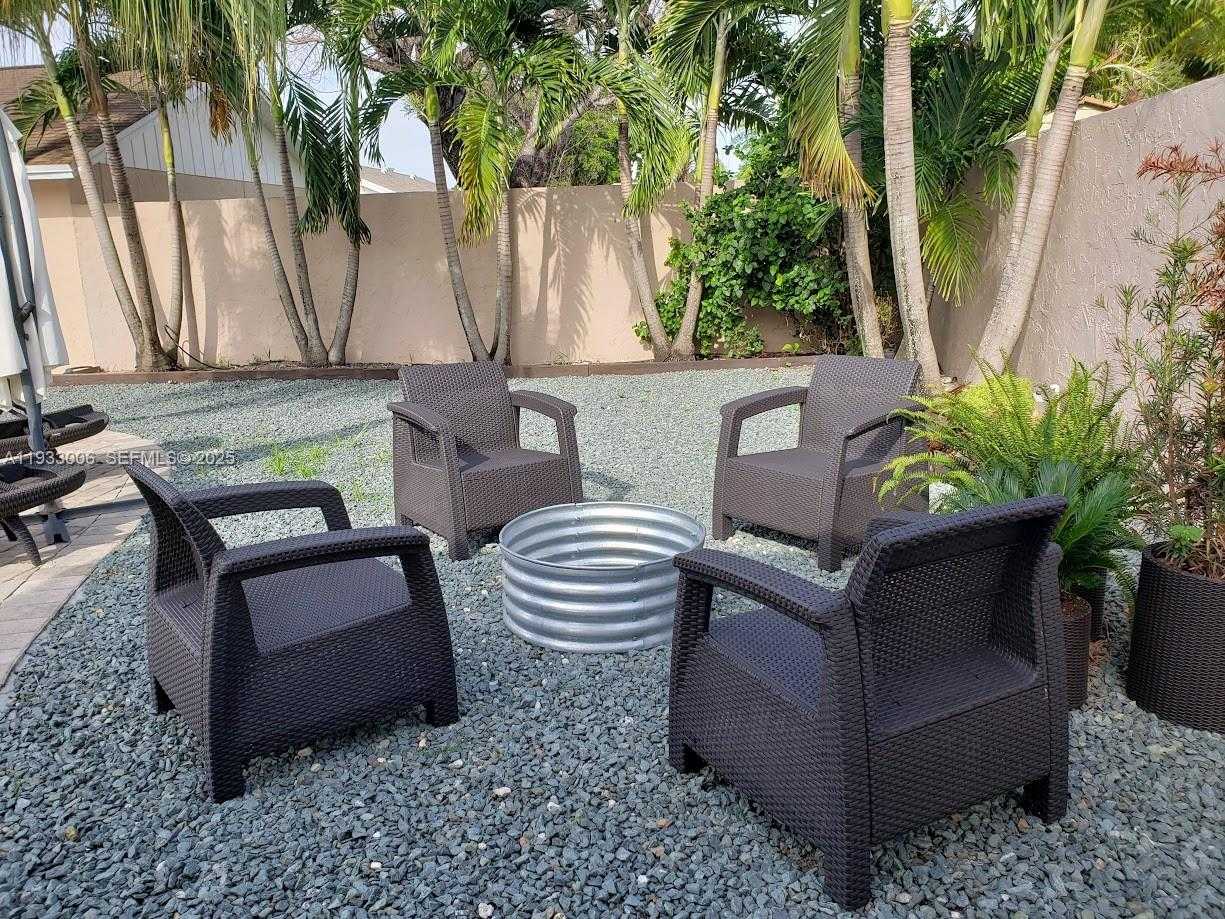 Small Image of 13520 SOUTH WEST 97TH ST, Miami Number 11