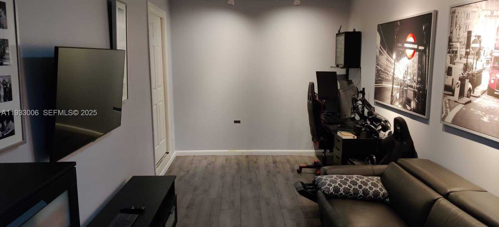 Small Image of 13520 SOUTH WEST 97TH ST, Miami Number 17