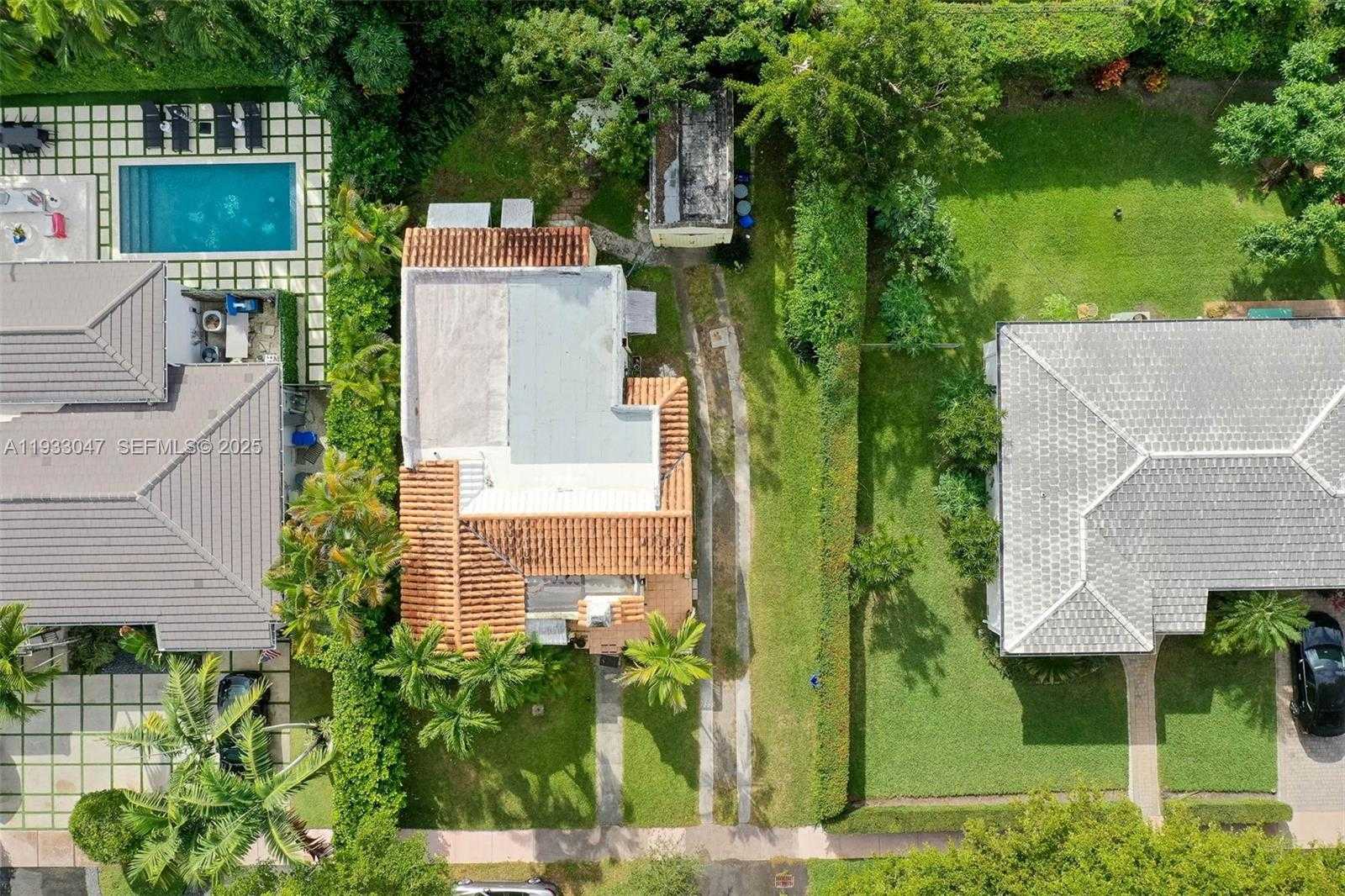 Small Image of 222 ROMANO AVE, Coral Gables Number 10