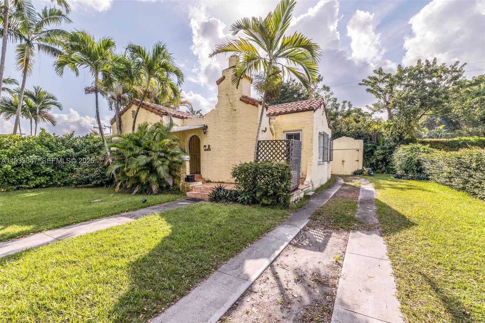 Small Image of 222 ROMANO AVE, Coral Gables Number 12