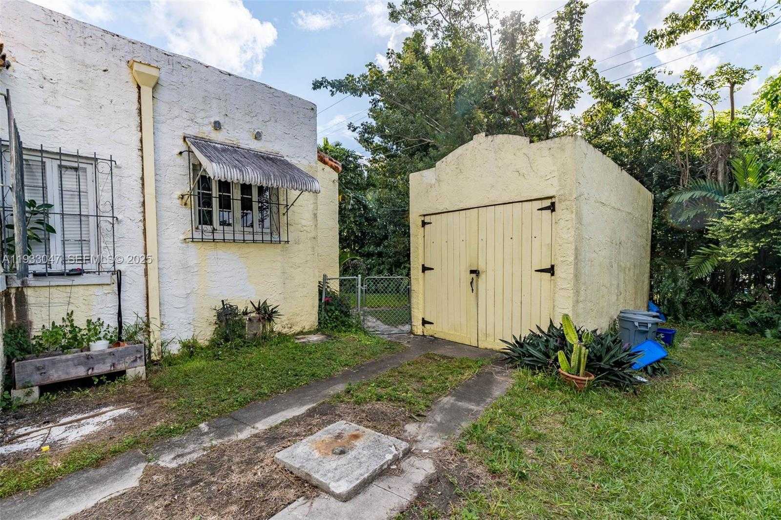 Small Image of 222 ROMANO AVE, Coral Gables Number 14