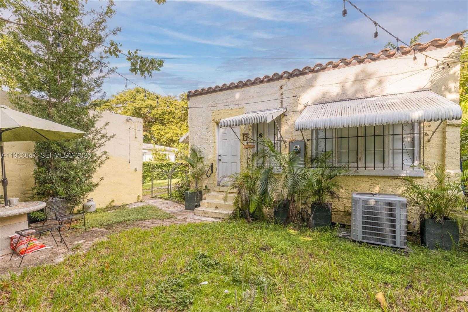 Small Image of 222 ROMANO AVE, Coral Gables Number 17