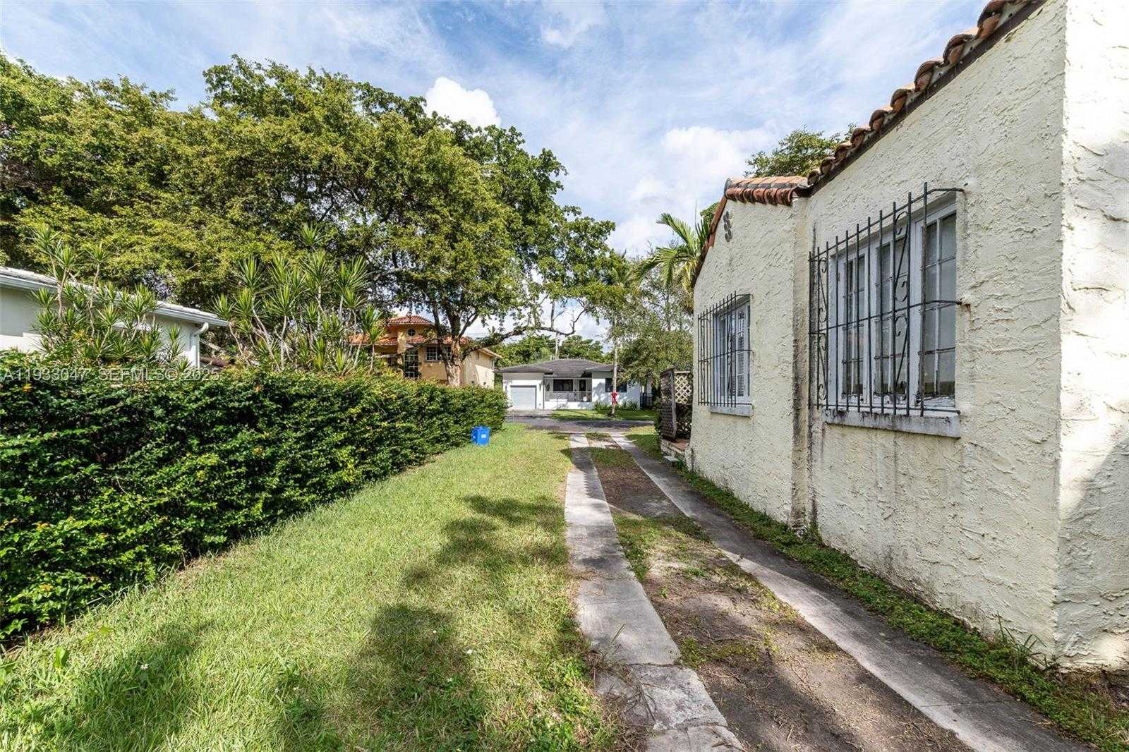 Small Image of 222 ROMANO AVE, Coral Gables Number 20