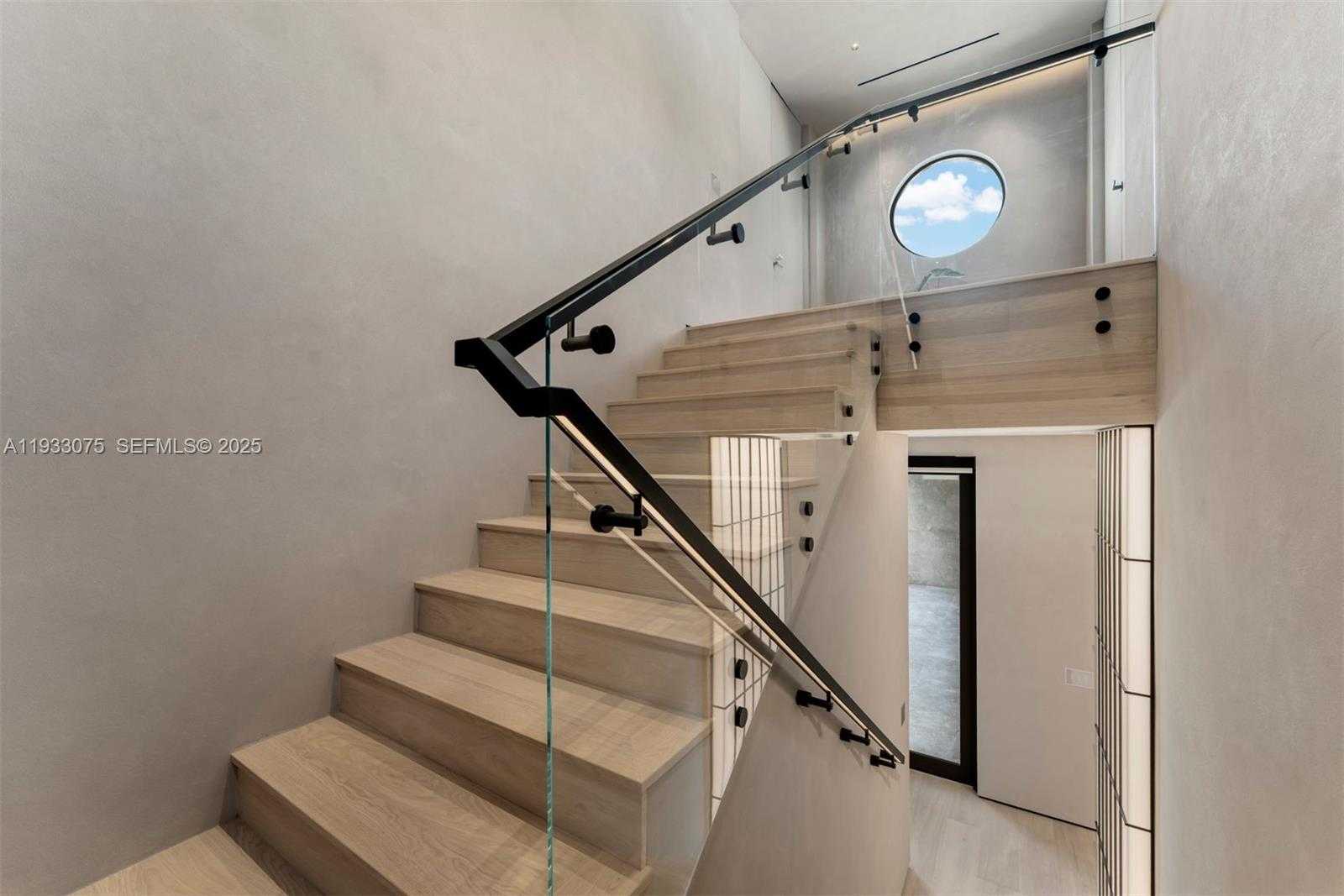 Small Image of 661 MELALEUCA LN, Miami Number 15