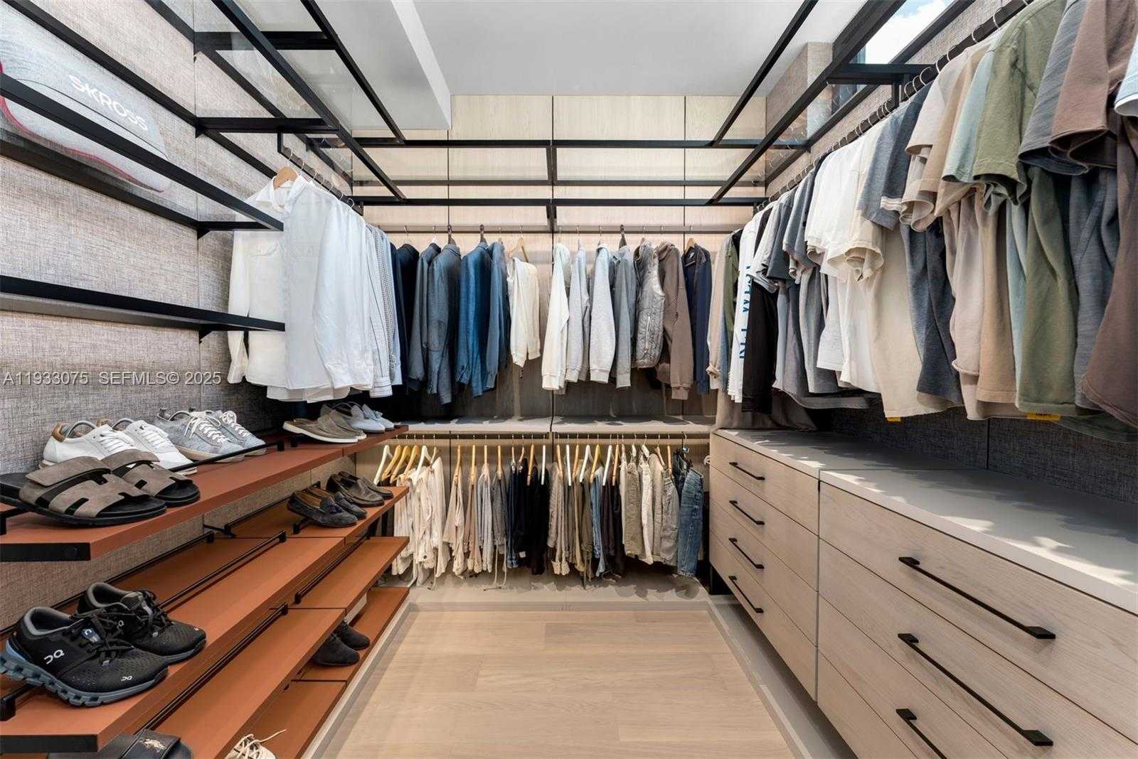 Small Image of 661 MELALEUCA LN, Miami Number 22