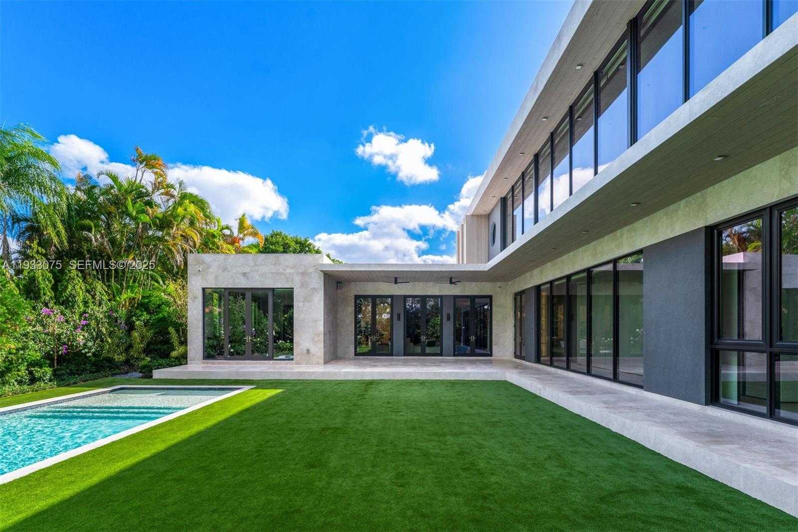 Small Image of 661 MELALEUCA LN, Miami Number 32