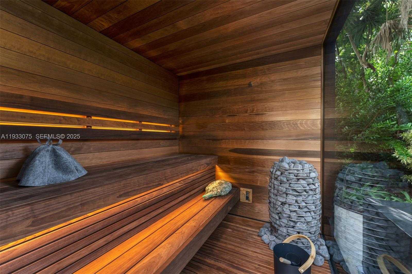 Small Image of 661 MELALEUCA LN, Miami Number 36