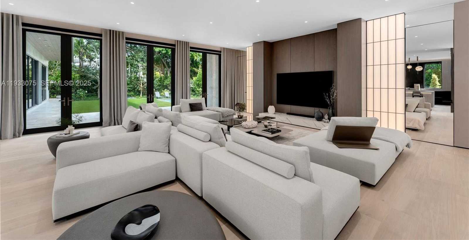 Small Image of 661 MELALEUCA LN, Miami Number 4