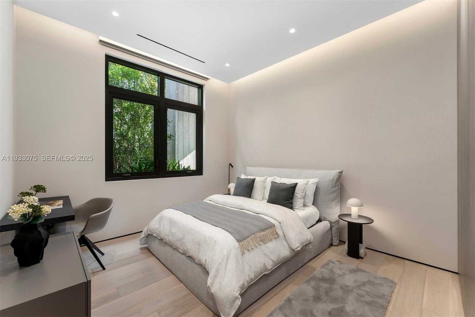 Small Image of 661 MELALEUCA LN, Miami Number 42