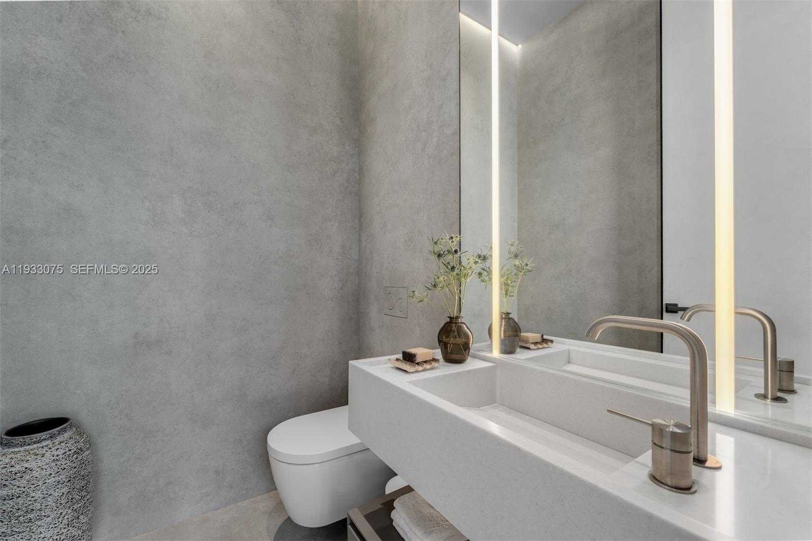 Small Image of 661 MELALEUCA LN, Miami Number 47