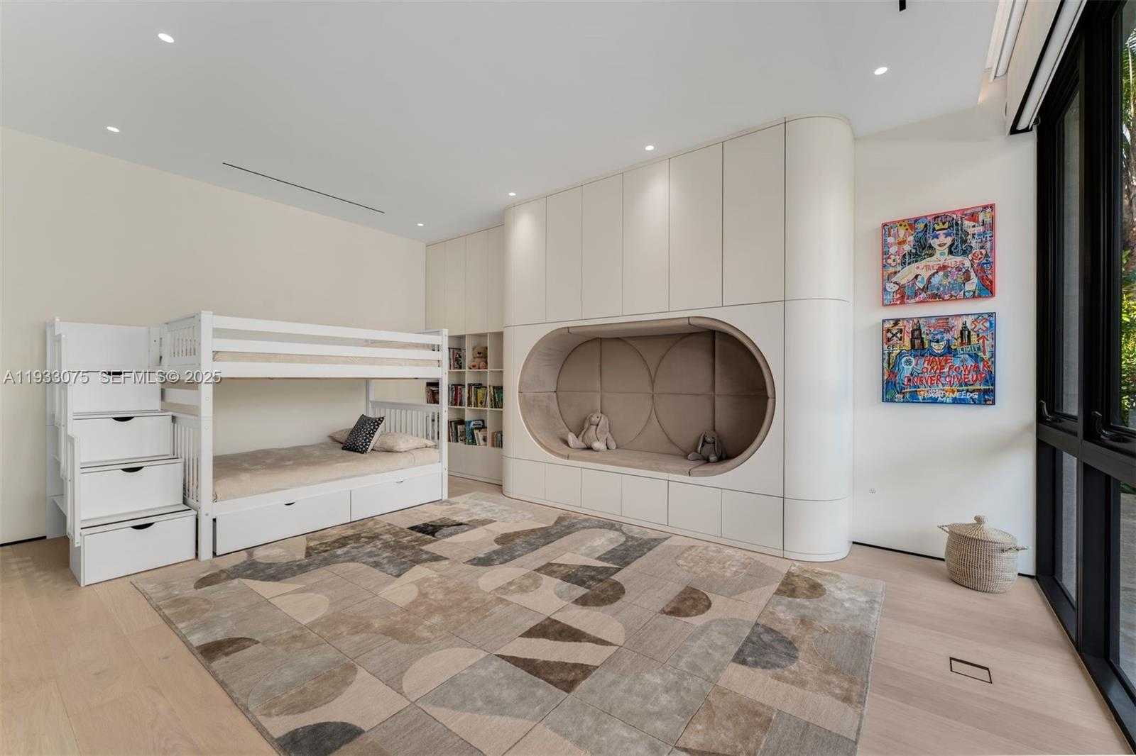 Small Image of 661 MELALEUCA LN, Miami Number 48