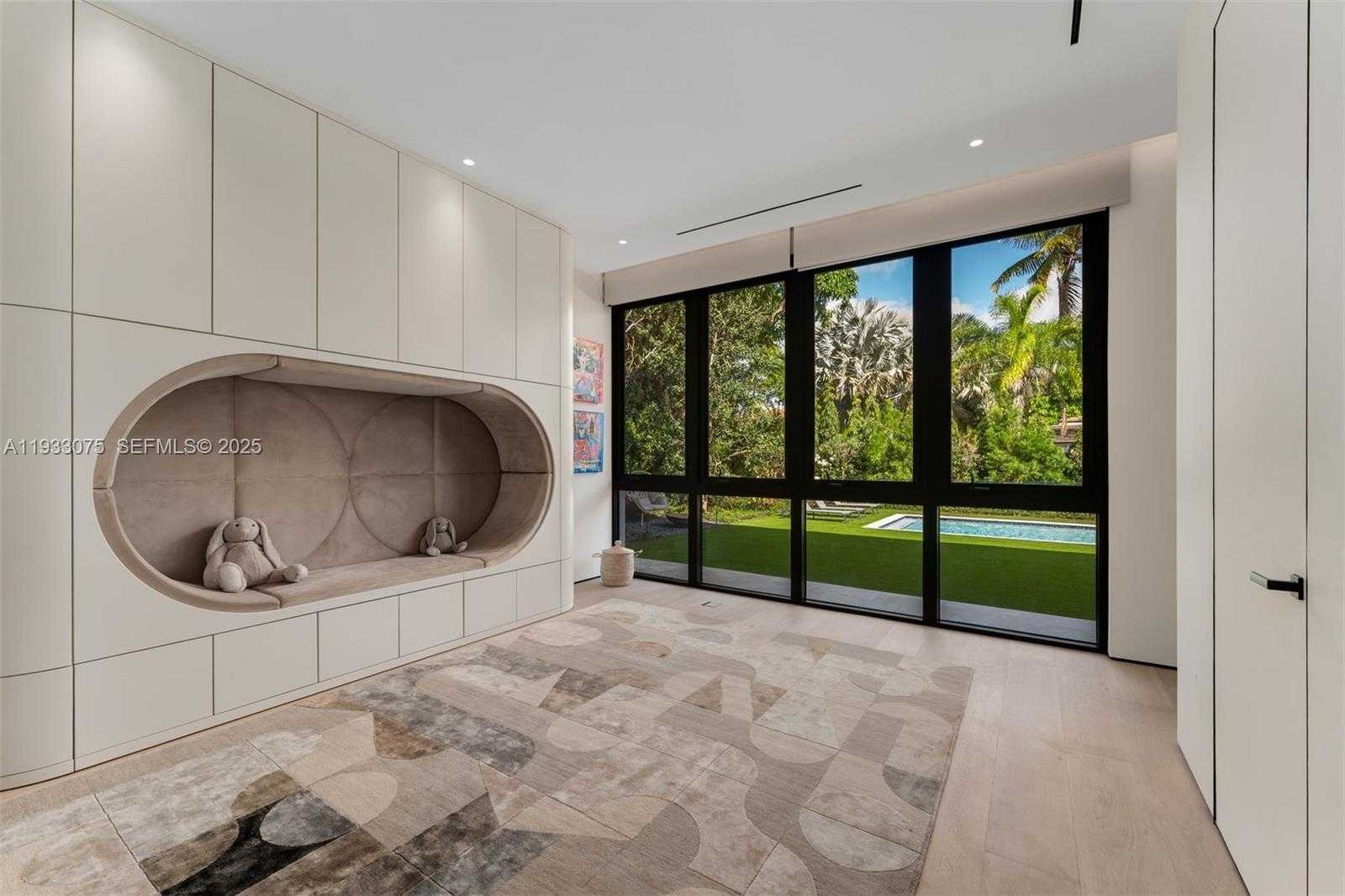 Small Image of 661 MELALEUCA LN, Miami Number 49