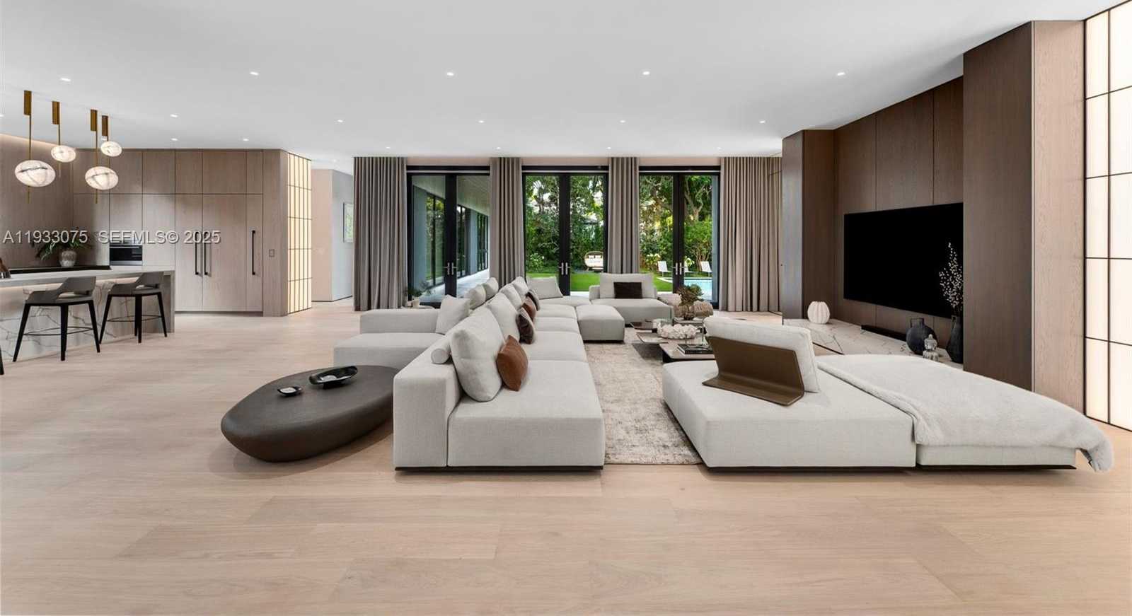 Small Image of 661 MELALEUCA LN, Miami Number 5