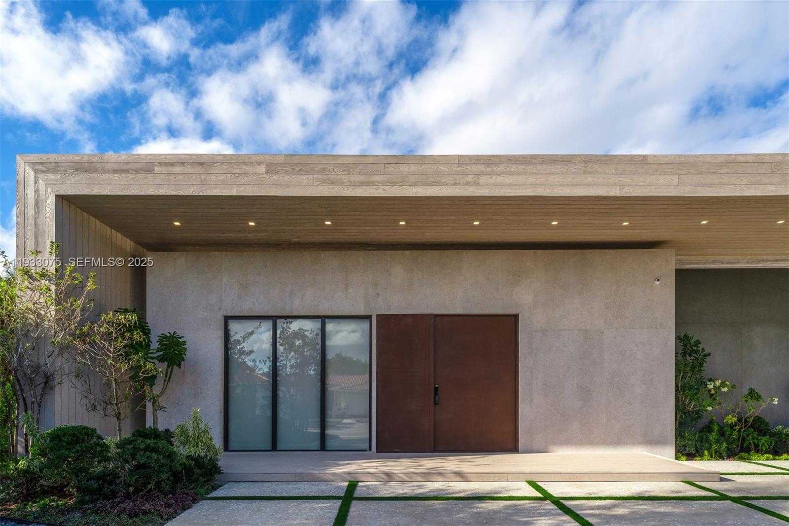 Small Image of 661 MELALEUCA LN, Miami Number 52