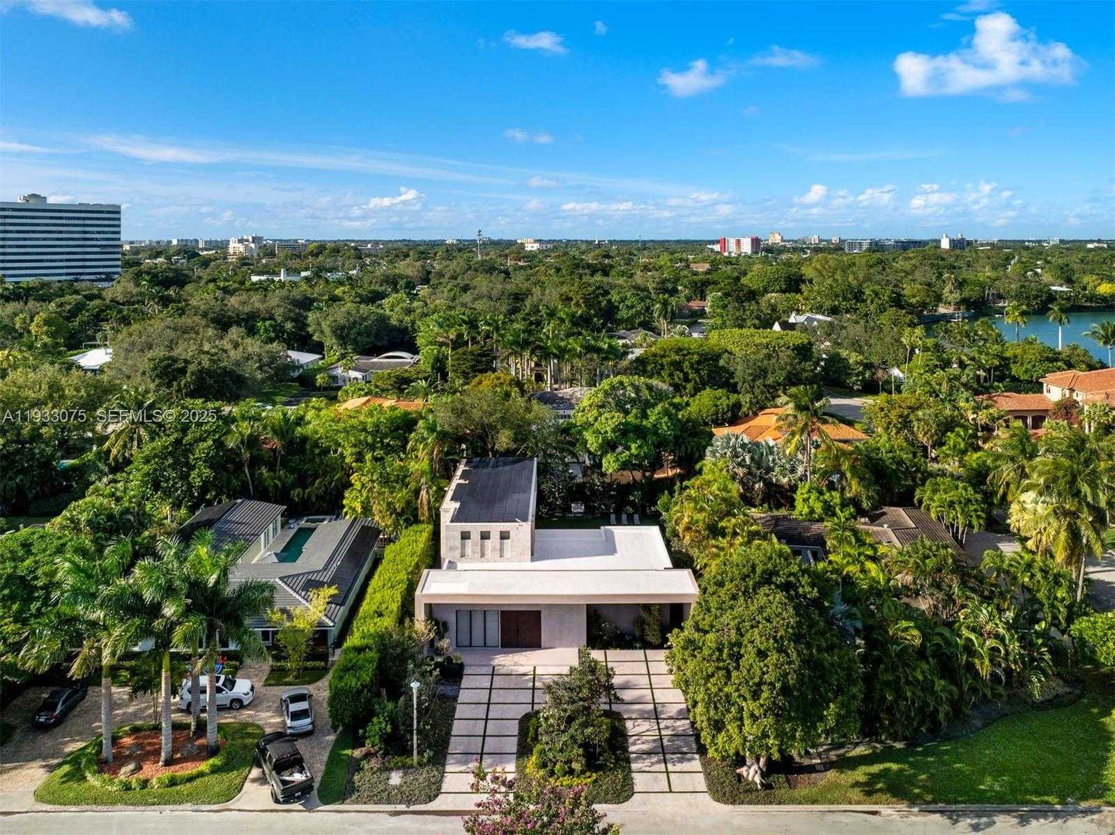 Small Image of 661 MELALEUCA LN, Miami Number 55