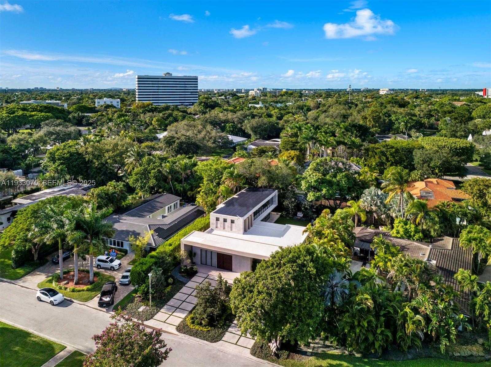 Small Image of 661 MELALEUCA LN, Miami Number 56
