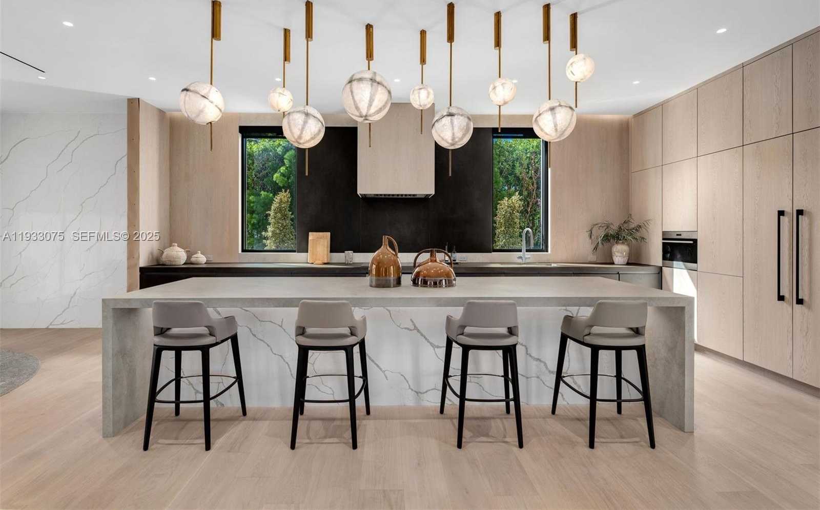 Small Image of 661 MELALEUCA LN, Miami Number 9