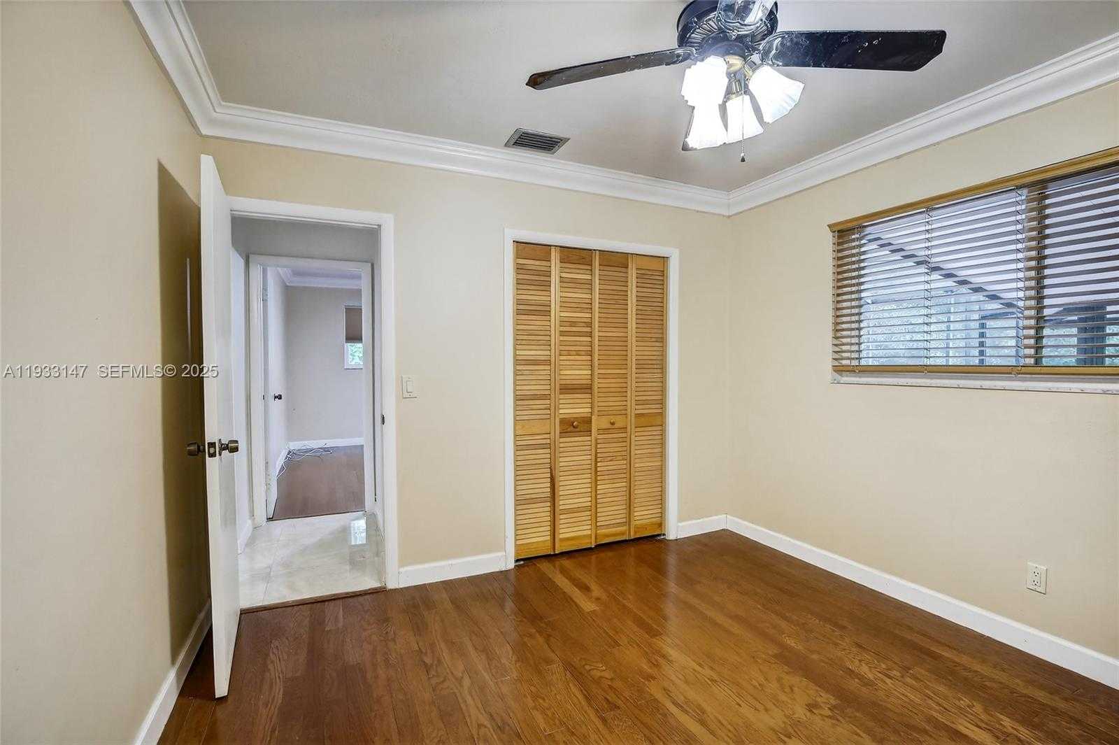 Small Image of 2500 NORTH EAST 209TH TER, Miami Number 20