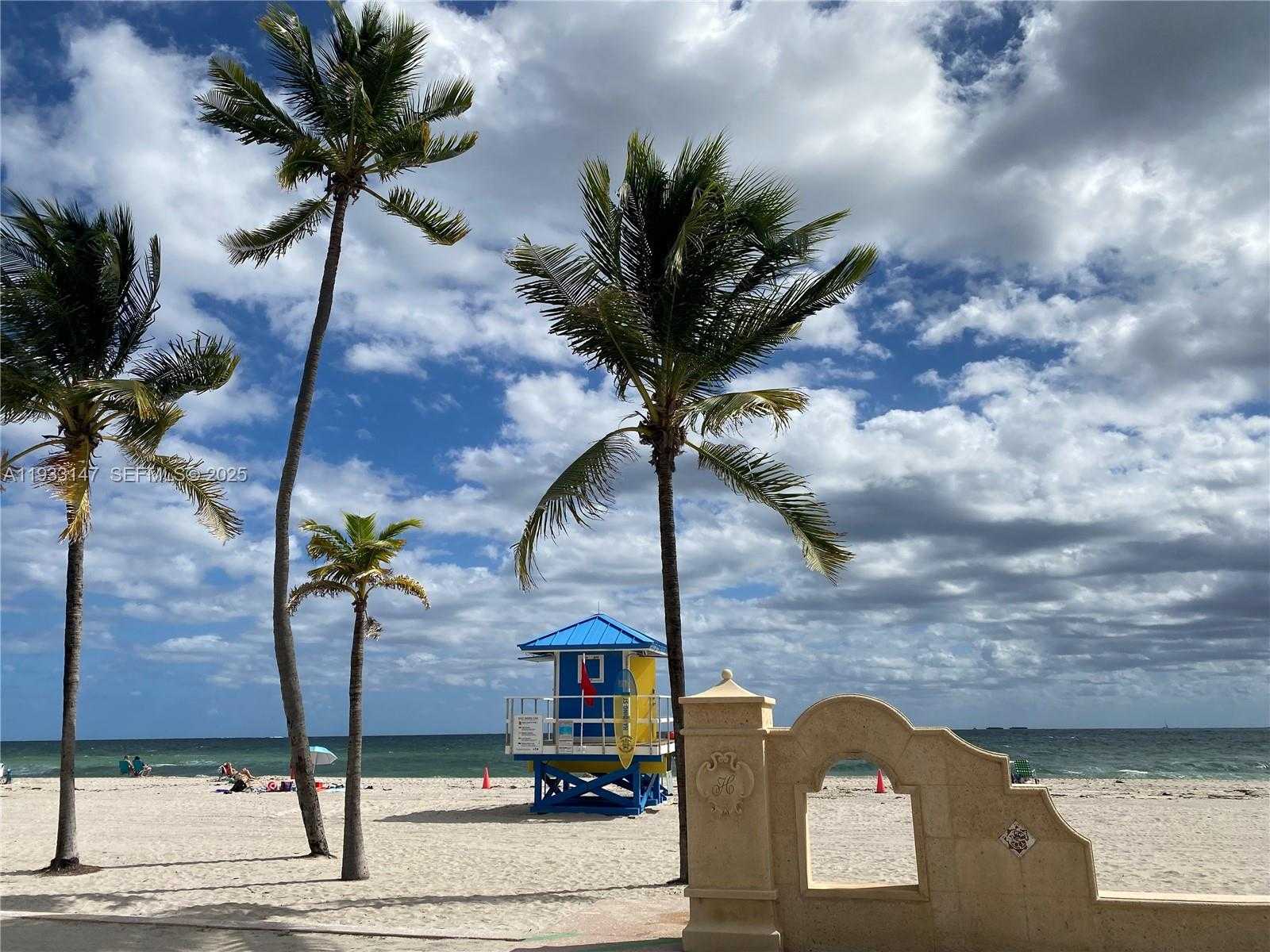 Small Image of 2500 NORTH EAST 209TH TER, Miami Number 41