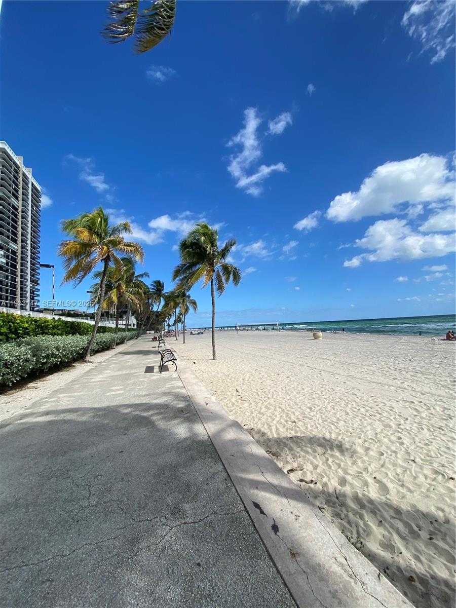 Small Image of 2500 NORTH EAST 209TH TER, Miami Number 43