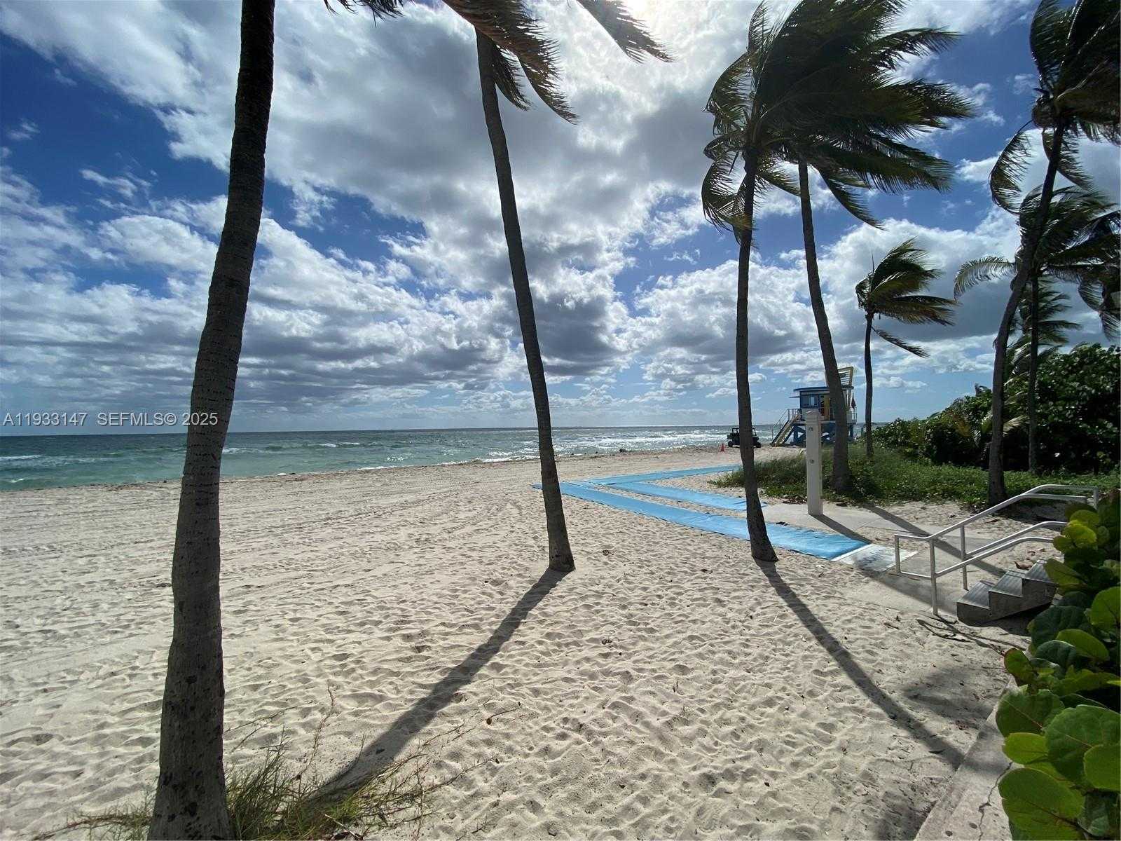 Small Image of 2500 NORTH EAST 209TH TER, Miami Number 44