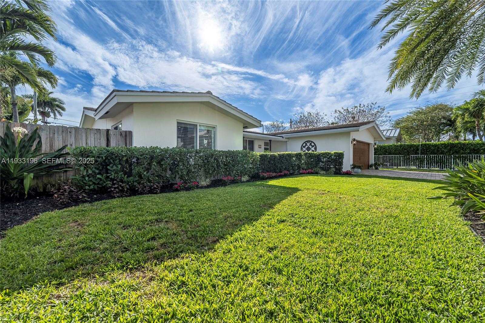 Small Image of 2832 NORTH EAST 34TH ST, Lighthouse Point Number 5