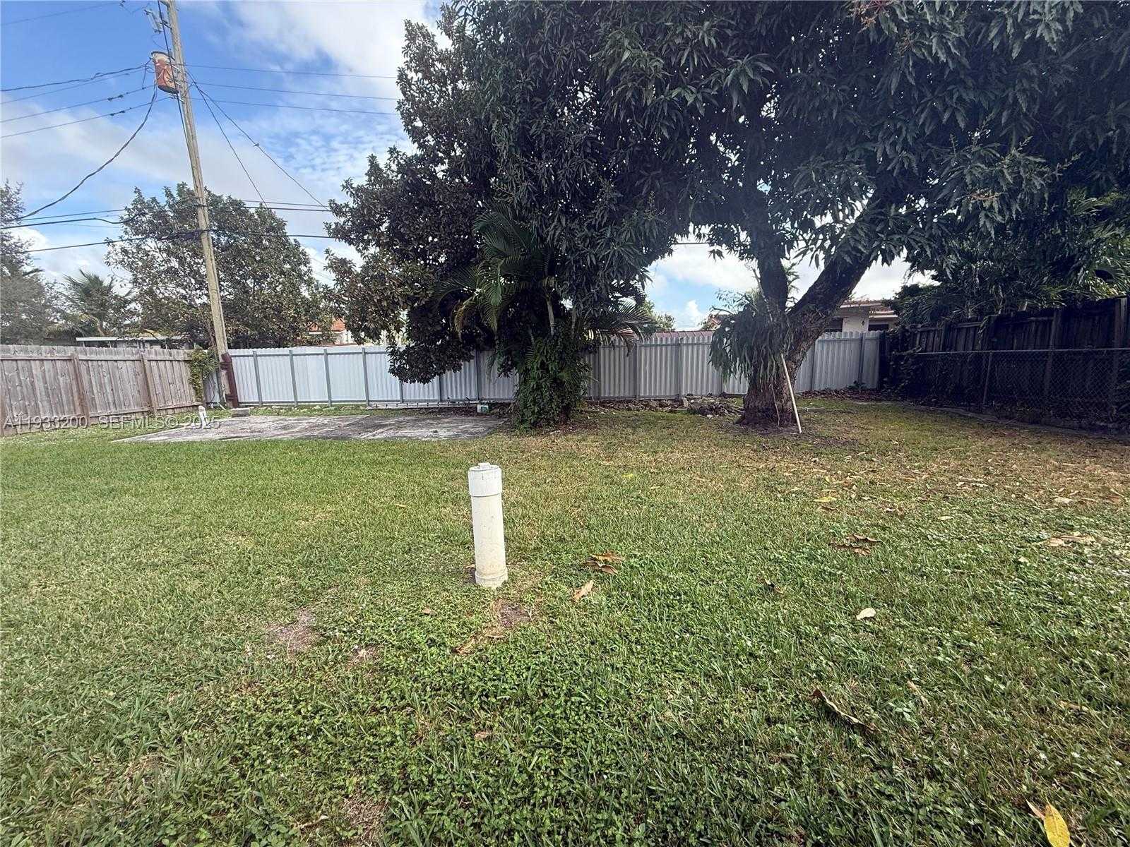 Small Image of 1001 SOUTH WEST 72ND CT, Miami Number 4