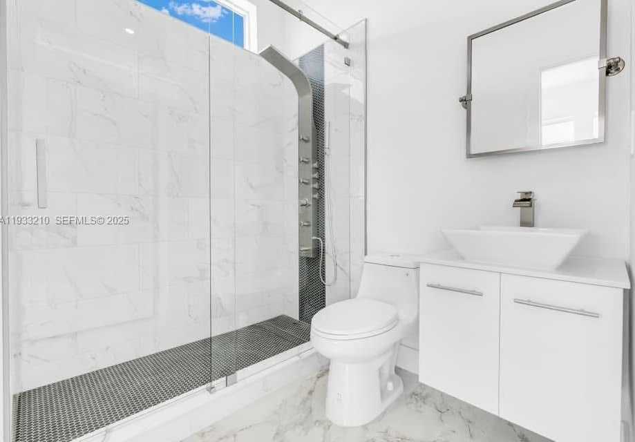 Small Image of 94825 94825, Key Largo Number 11