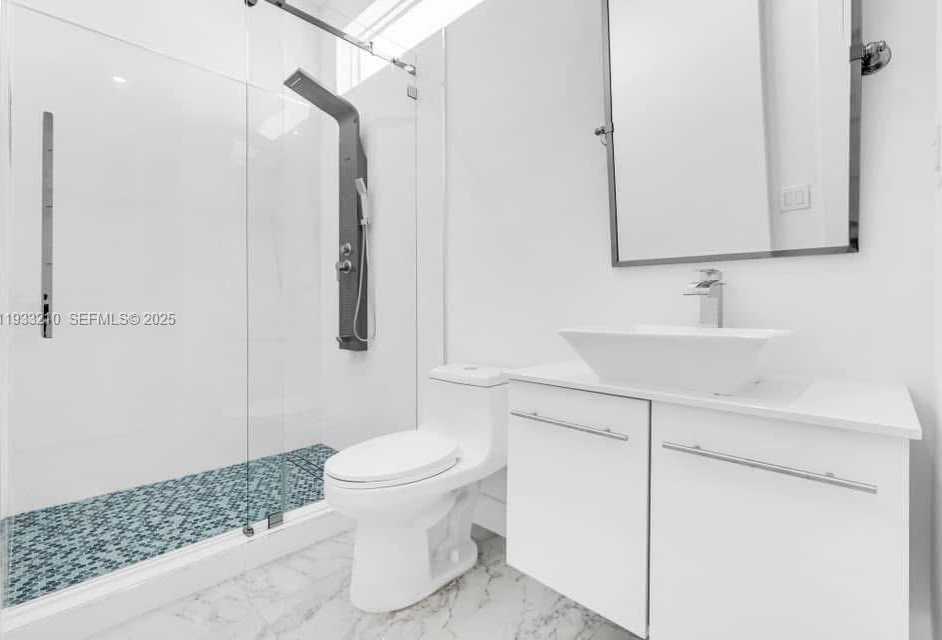 Small Image of 94825 94825, Key Largo Number 12