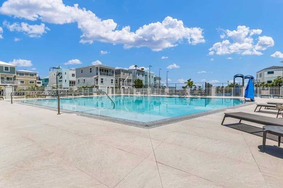 Small Image of 94825 94825, Key Largo Number 14