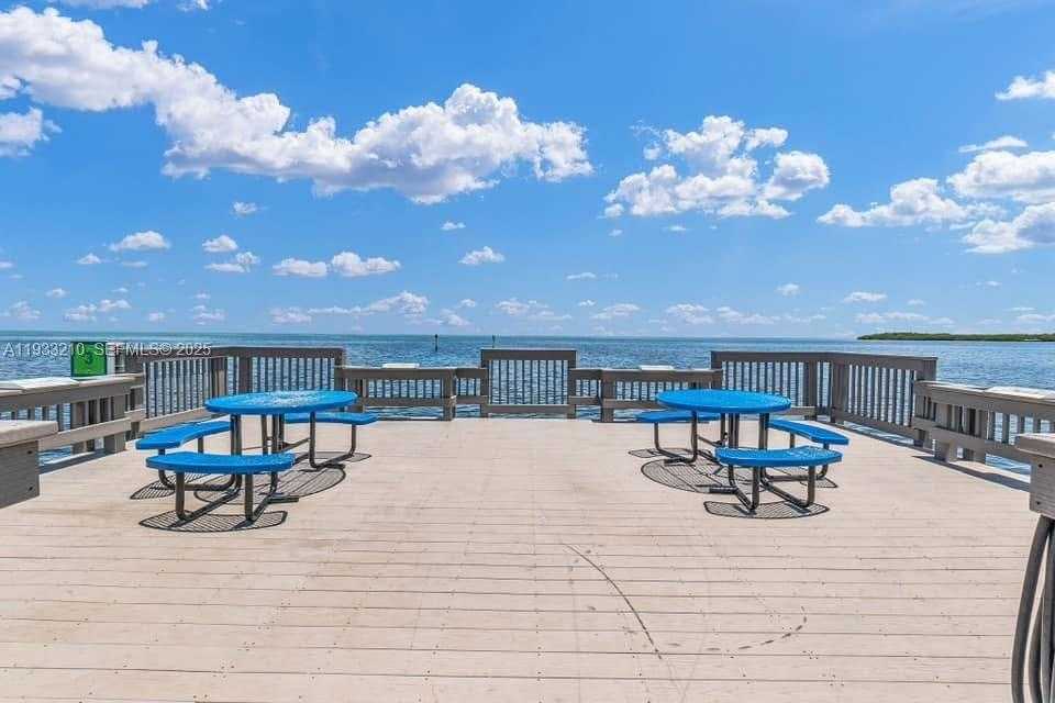 Small Image of 94825 94825, Key Largo Number 16