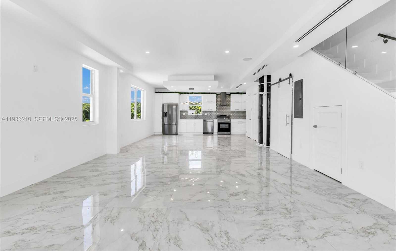 Small Image of 94825 94825, Key Largo Number 7