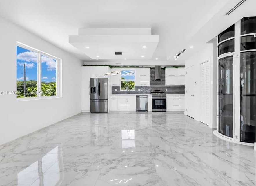 Small Image of 94825 94825, Key Largo Number 9