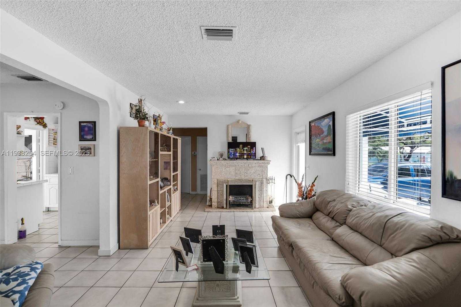 Small Image of 5931 SOUTH WEST 14TH ST, West Miami Number 7