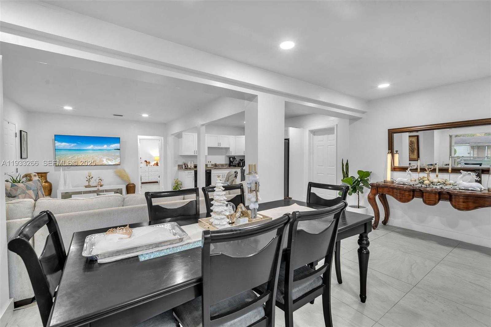 Small Image of 14140 NORTH EAST 10TH AVE, North Miami Number 11