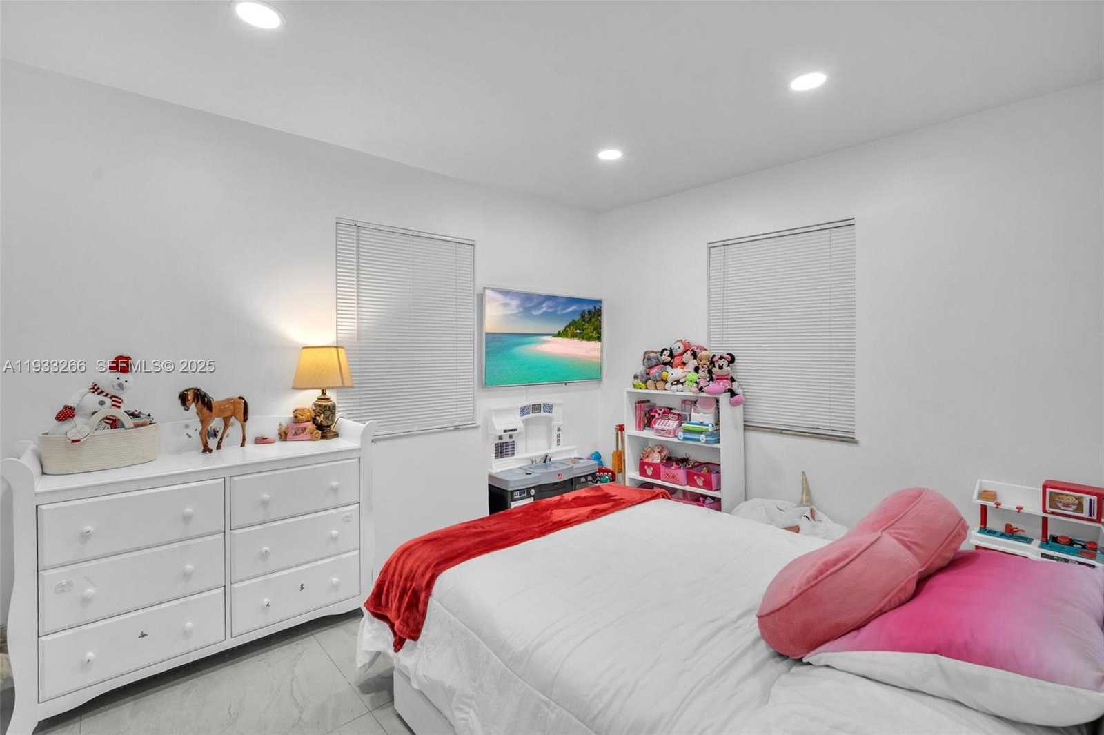 Small Image of 14140 NORTH EAST 10TH AVE, North Miami Number 12