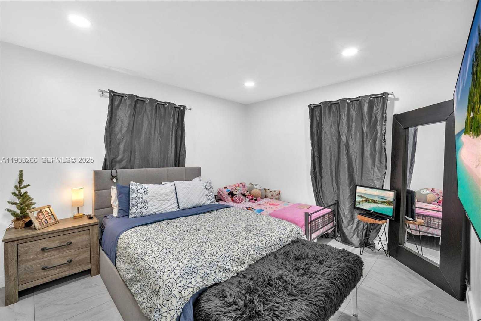 Small Image of 14140 NORTH EAST 10TH AVE, North Miami Number 13