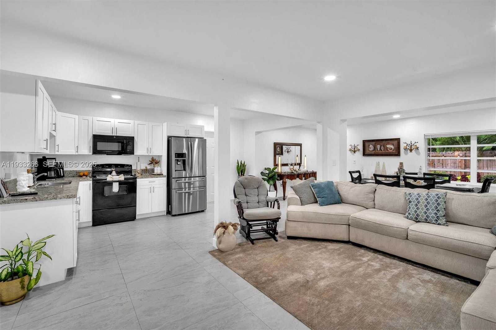 Small Image of 14140 NORTH EAST 10TH AVE, North Miami Number 3