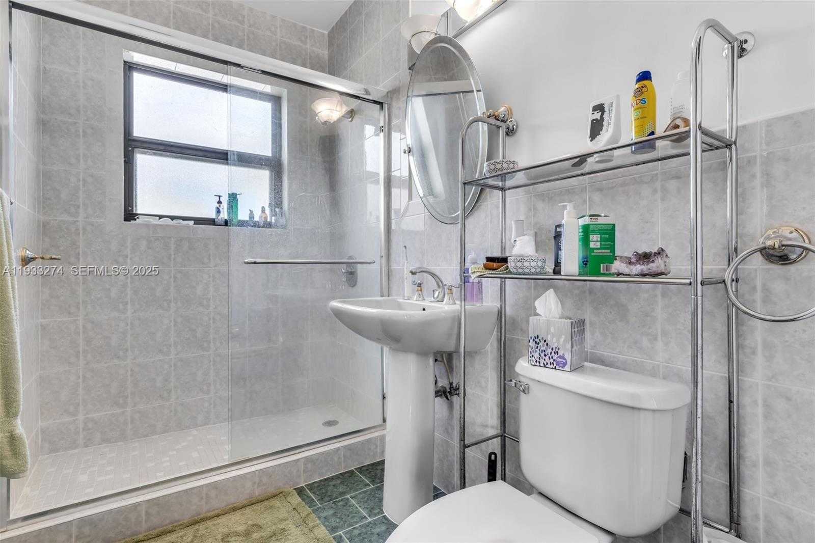 Small Image of 18900 SOUTH WEST 224TH ST, Miami Number 19