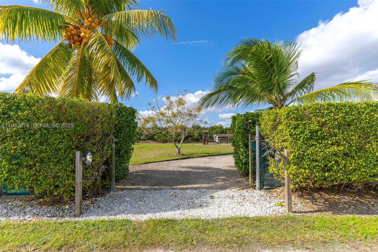 Small Image of 18900 SOUTH WEST 224TH ST, Miami Number 21