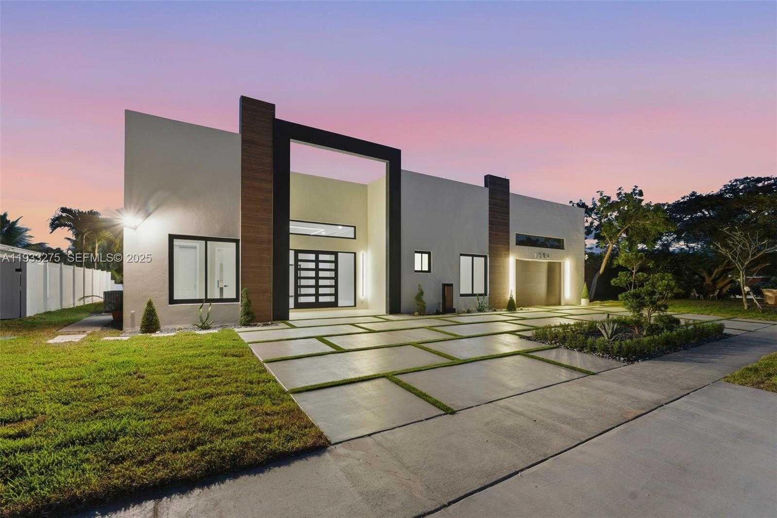 Small Image of 1304 SOUTH EAST 10TH TER, Deerfield Beach Number 2