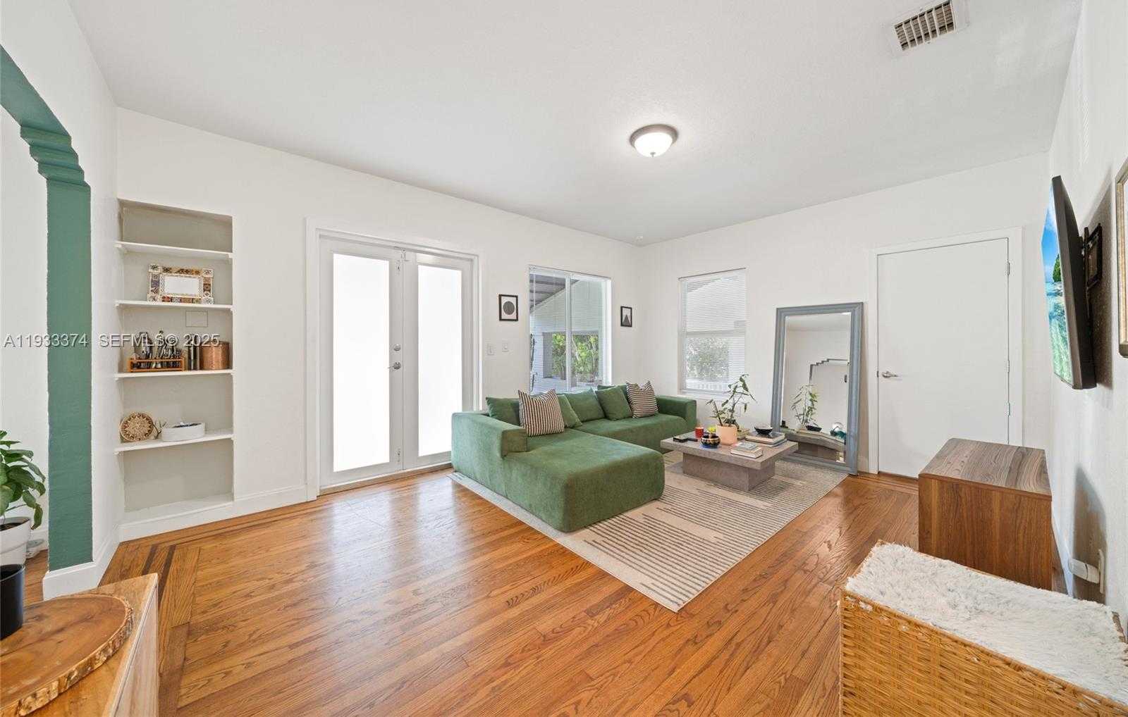 Small Image of 272 NORTH WEST 42ND ST, Miami Number 4