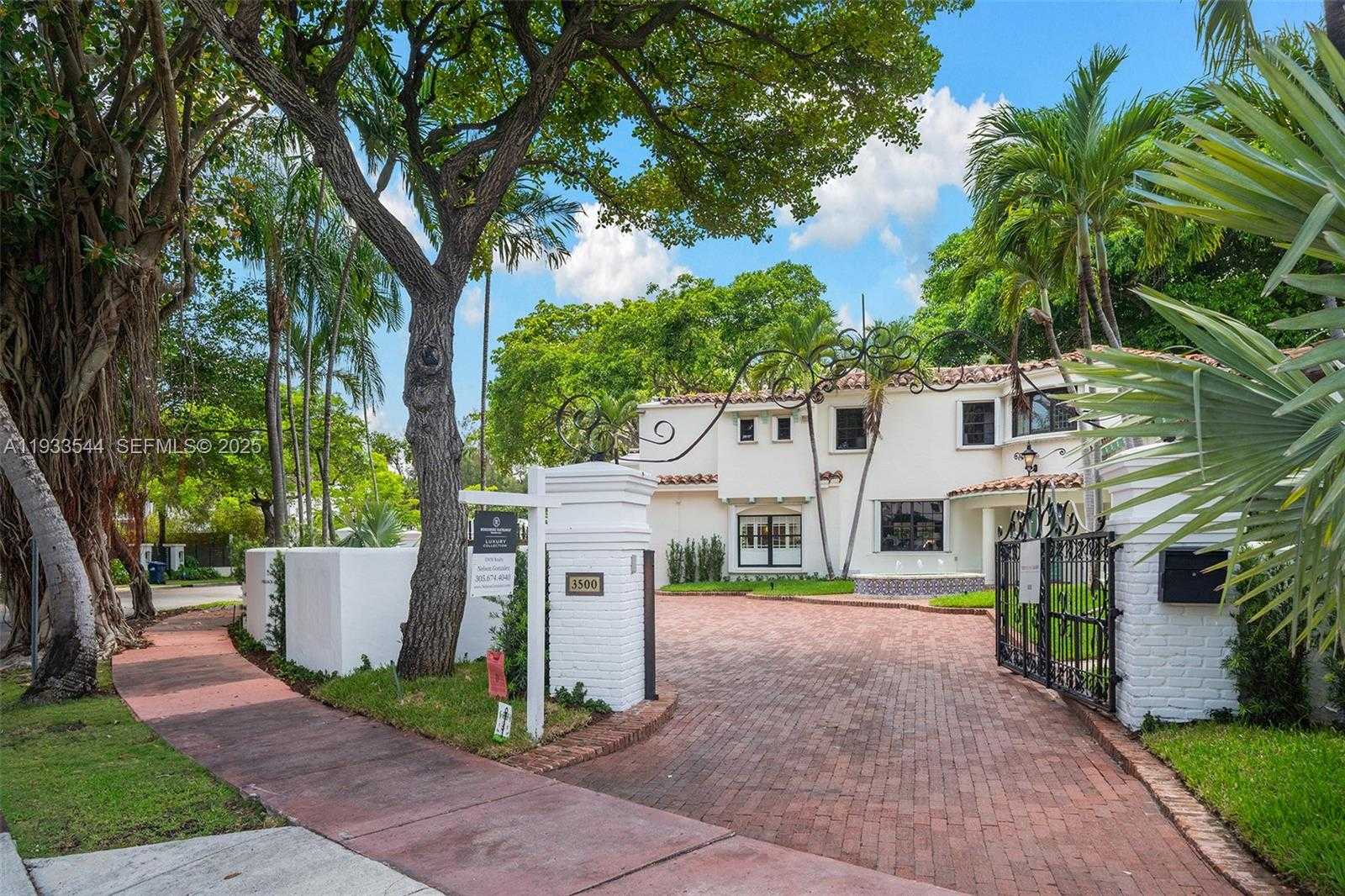 Small Image of 3500 FLAMINGO DR, Miami Beach Number 12