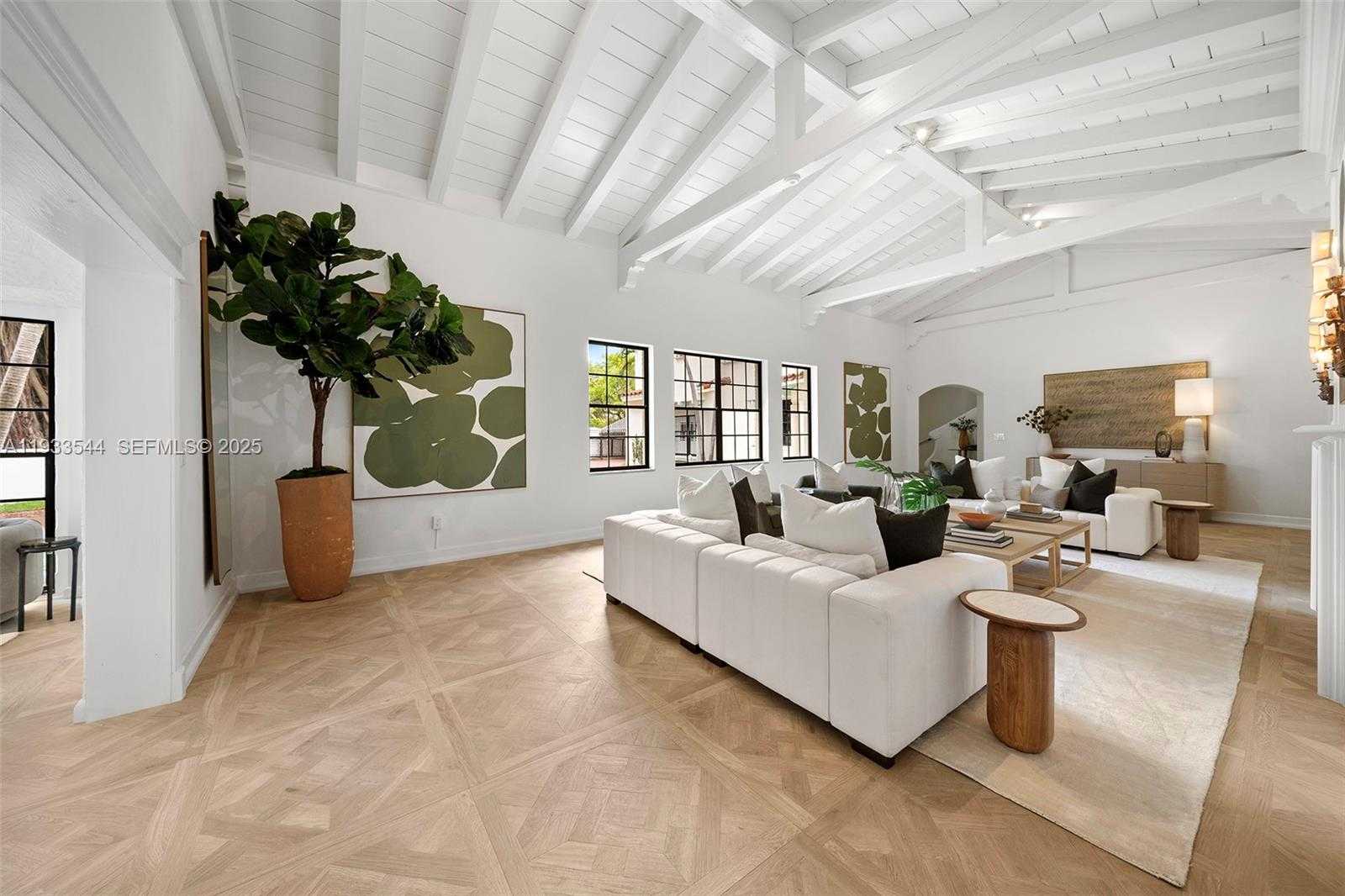 Small Image of 3500 FLAMINGO DR, Miami Beach Number 14