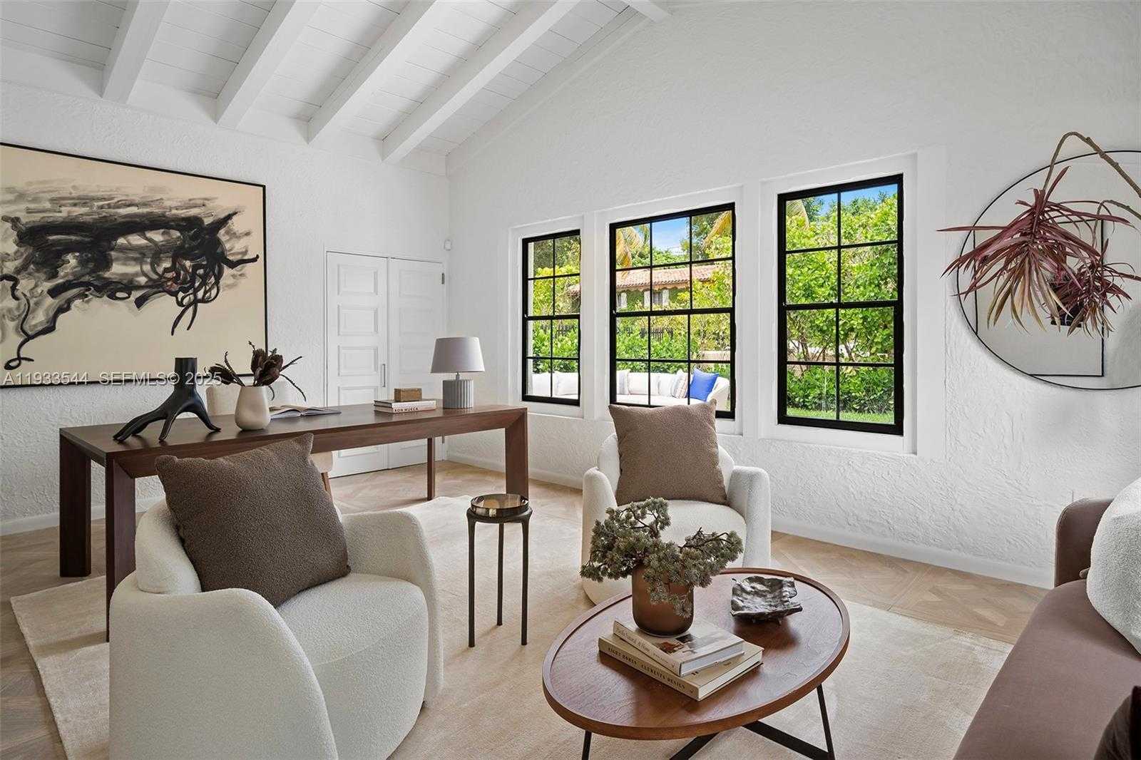 Small Image of 3500 FLAMINGO DR, Miami Beach Number 17