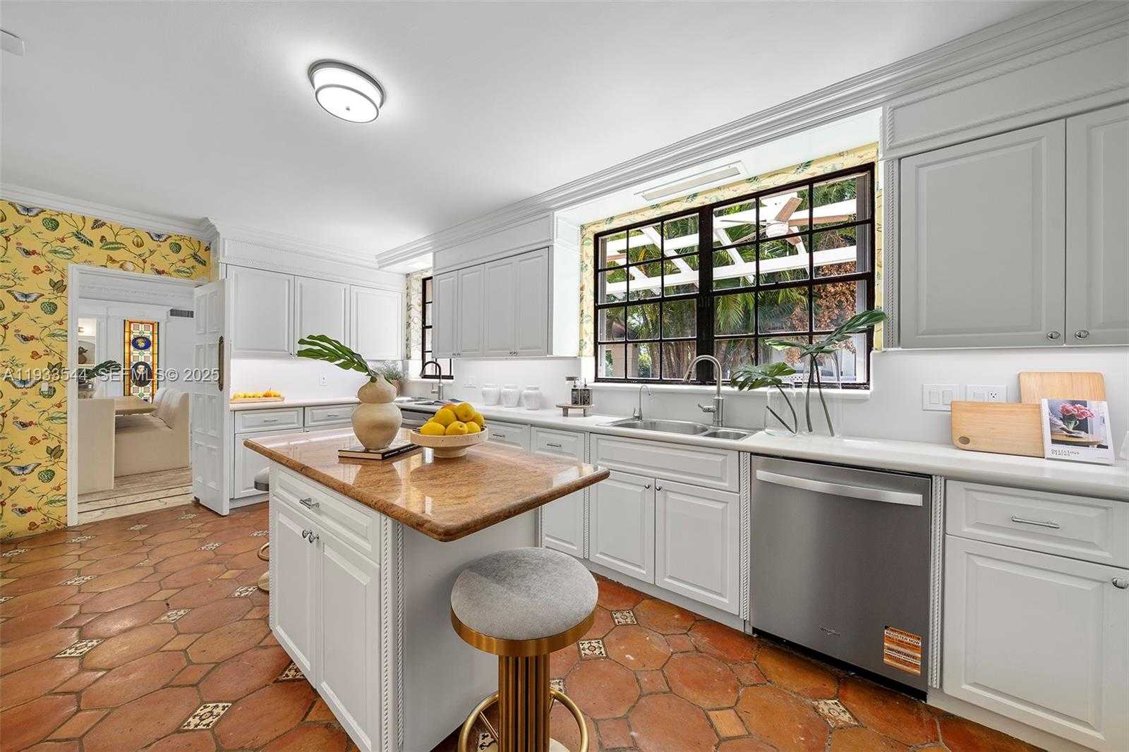 Small Image of 3500 FLAMINGO DR, Miami Beach Number 31