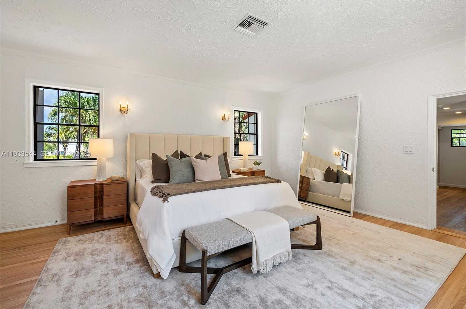 Small Image of 3500 FLAMINGO DR, Miami Beach Number 34