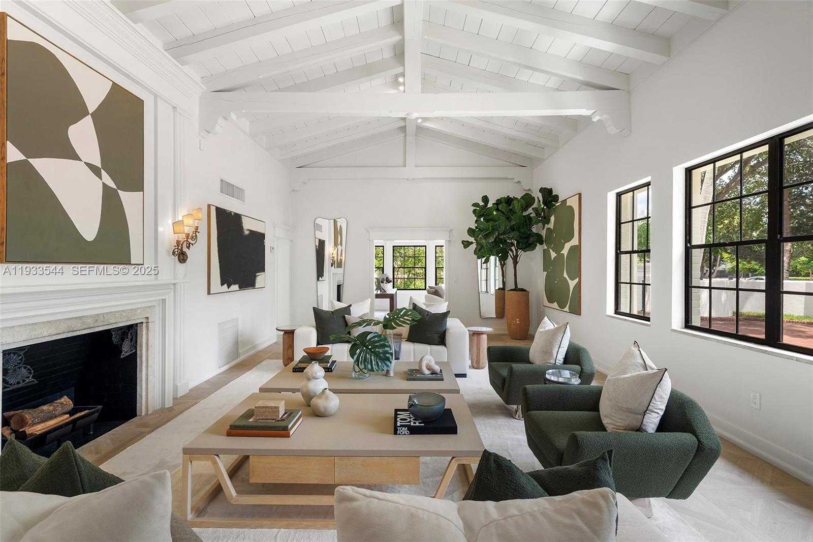 Small Image of 3500 FLAMINGO DR, Miami Beach Number 4